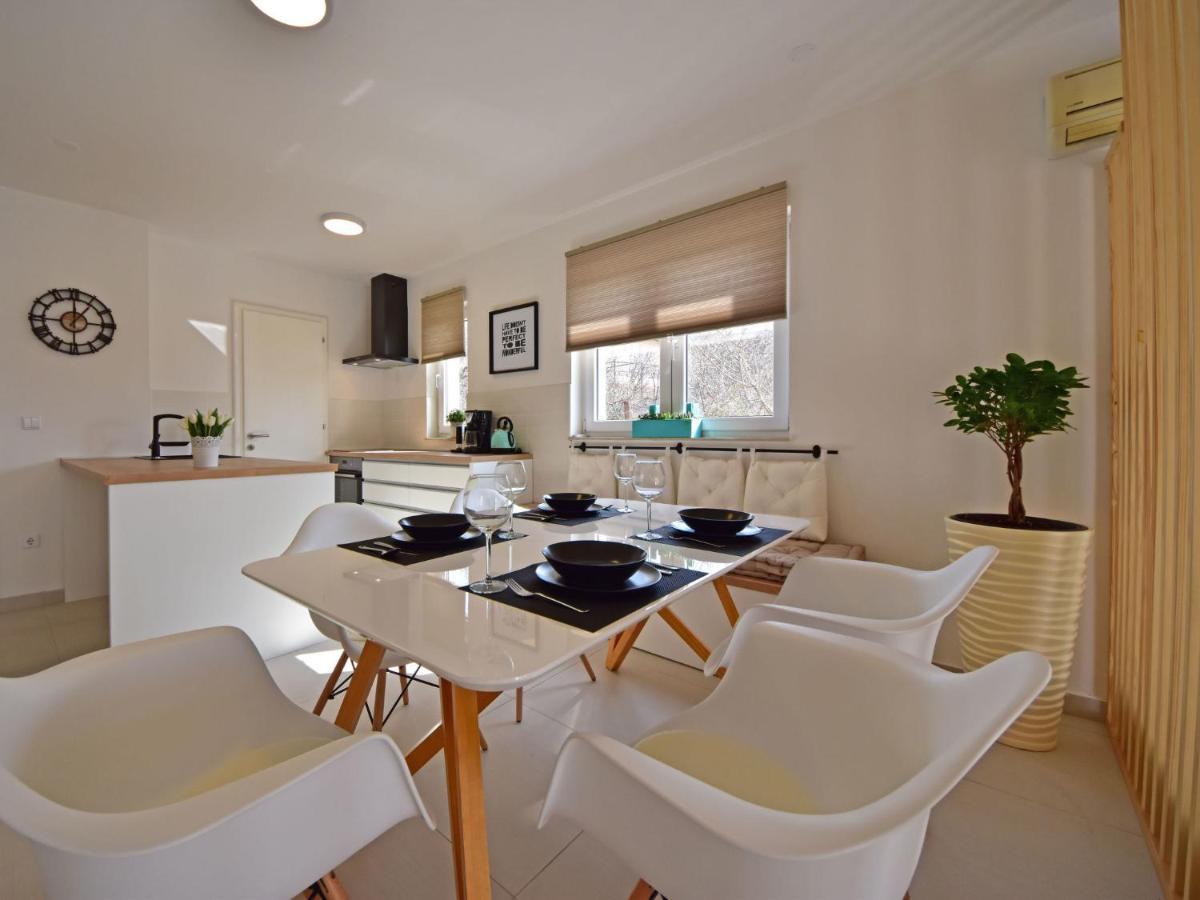 Cvit 2 By Interhome Klenovica